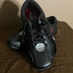 😄NWT Sketchers Slip Resistant Relaxed Fit 7